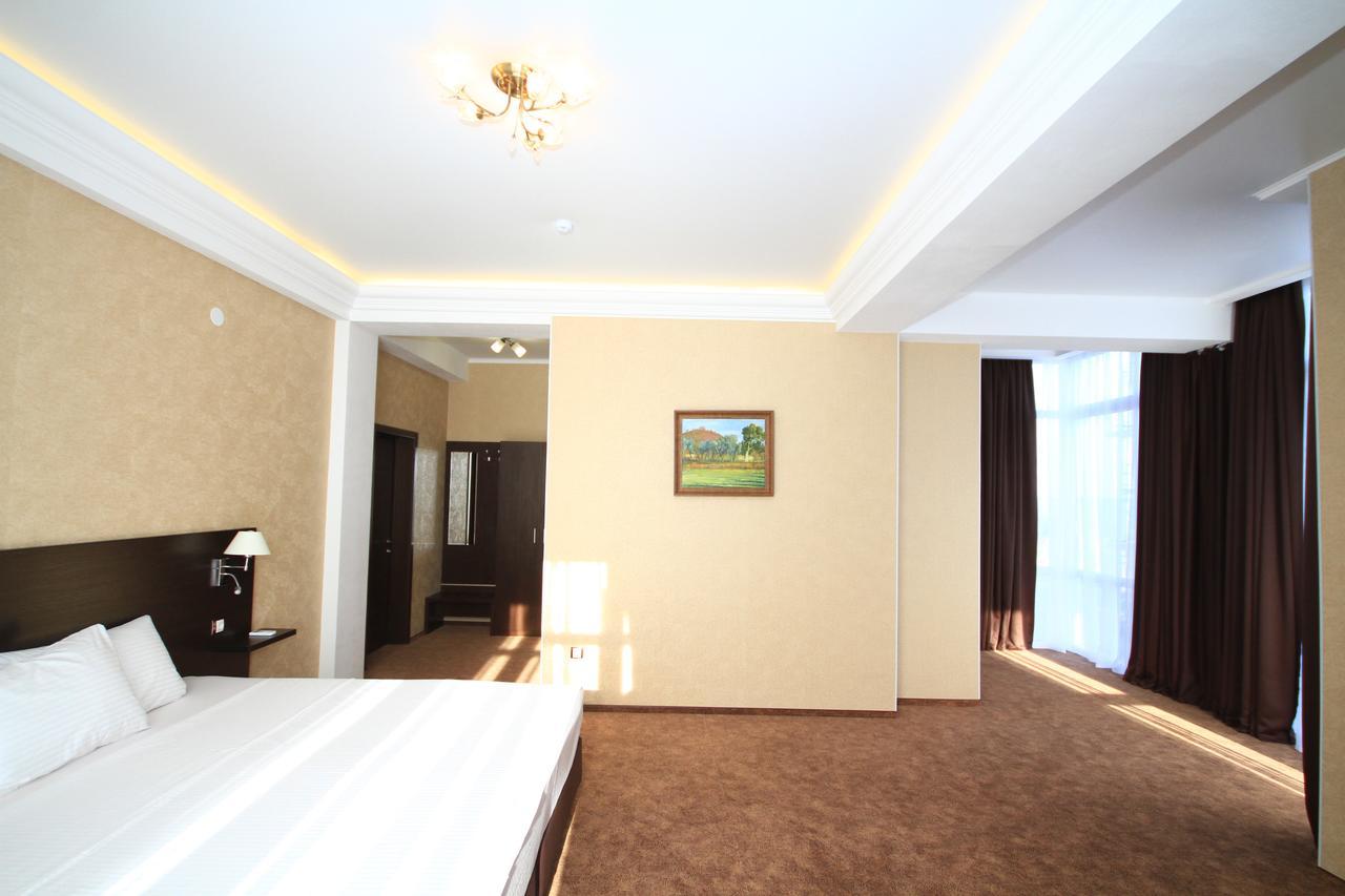 Hotel Bereg Evkaliptov Tsandrypsj Buitenkant foto