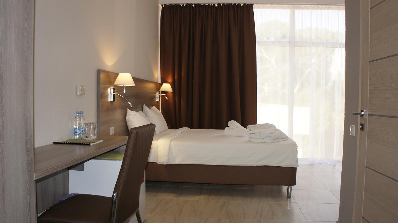 Hotel Bereg Evkaliptov Tsandrypsj Buitenkant foto