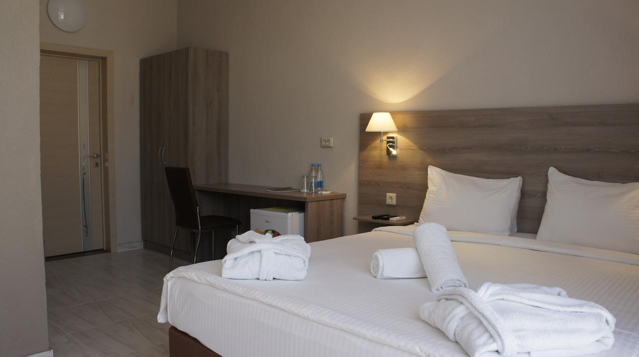 Hotel Bereg Evkaliptov Tsandrypsj Buitenkant foto