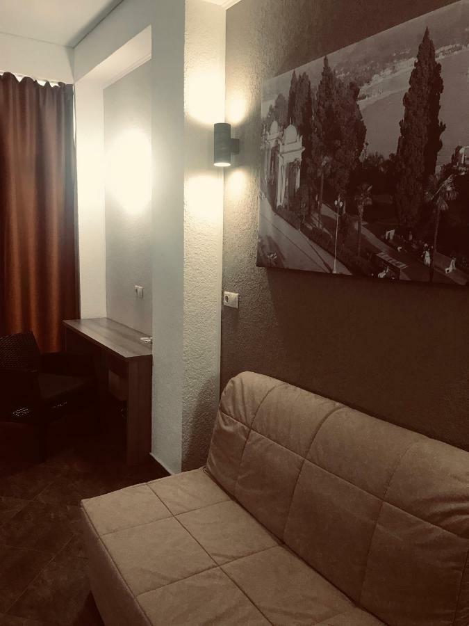 Hotel Bereg Evkaliptov Tsandrypsj Buitenkant foto